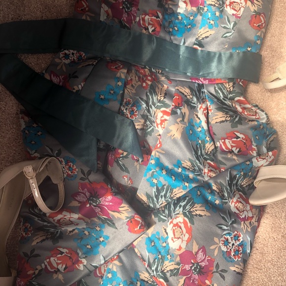 Gray floral print dress - Picture 5 of 6